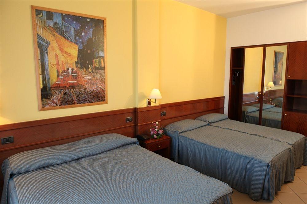 Euro Hotel Cascina Εξωτερικό φωτογραφία