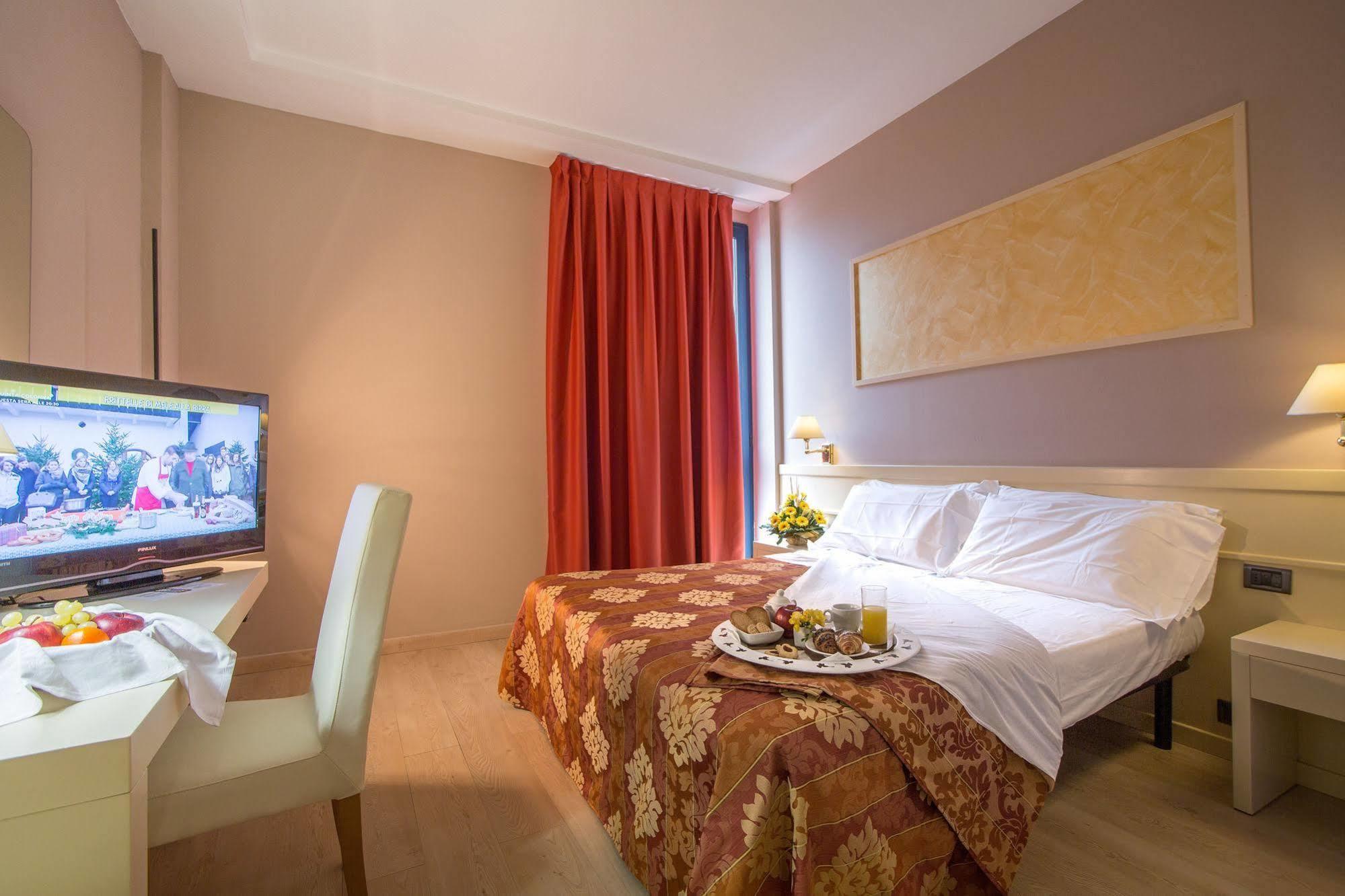 Euro Hotel Cascina Εξωτερικό φωτογραφία