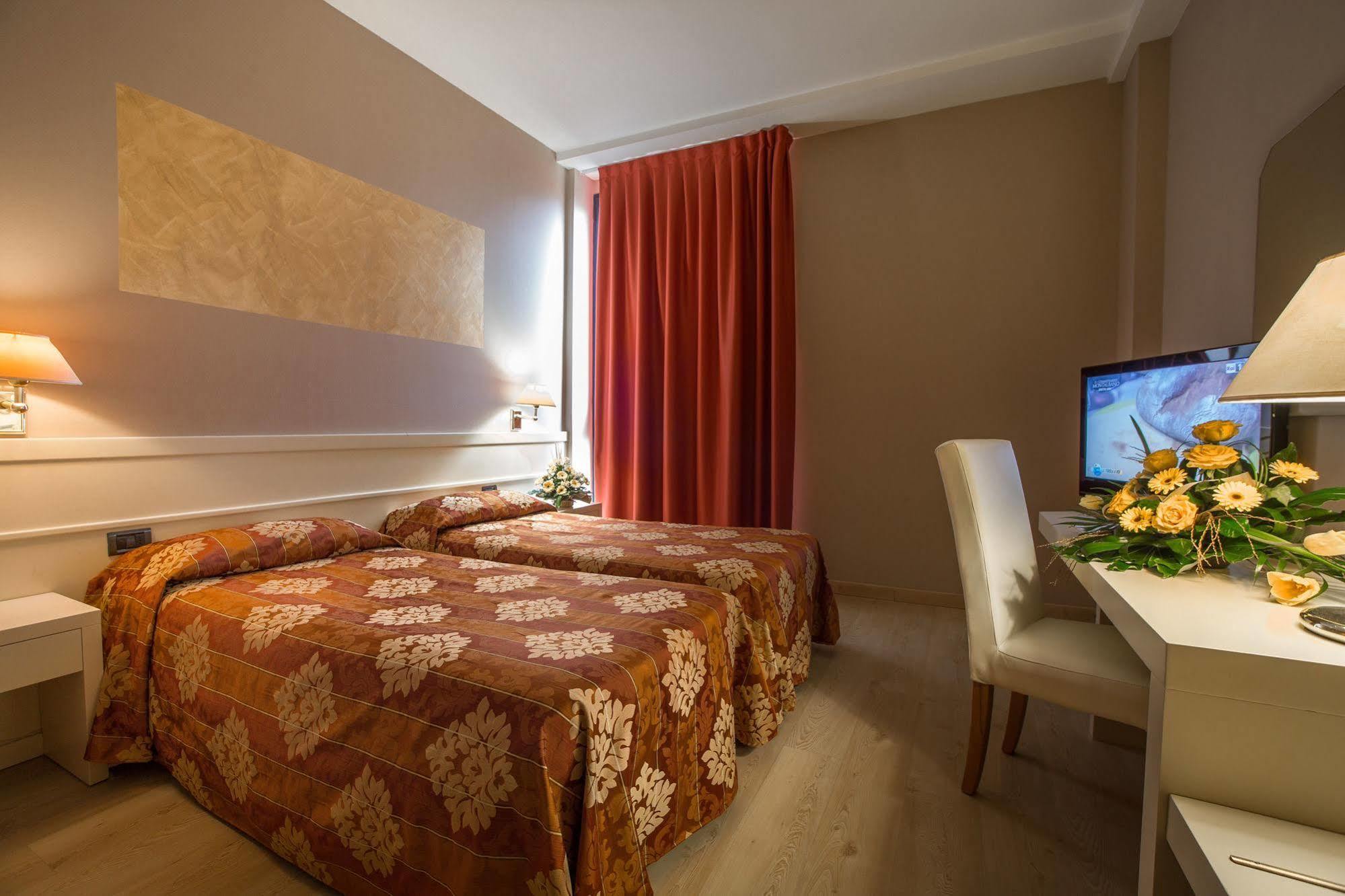 Euro Hotel Cascina Εξωτερικό φωτογραφία