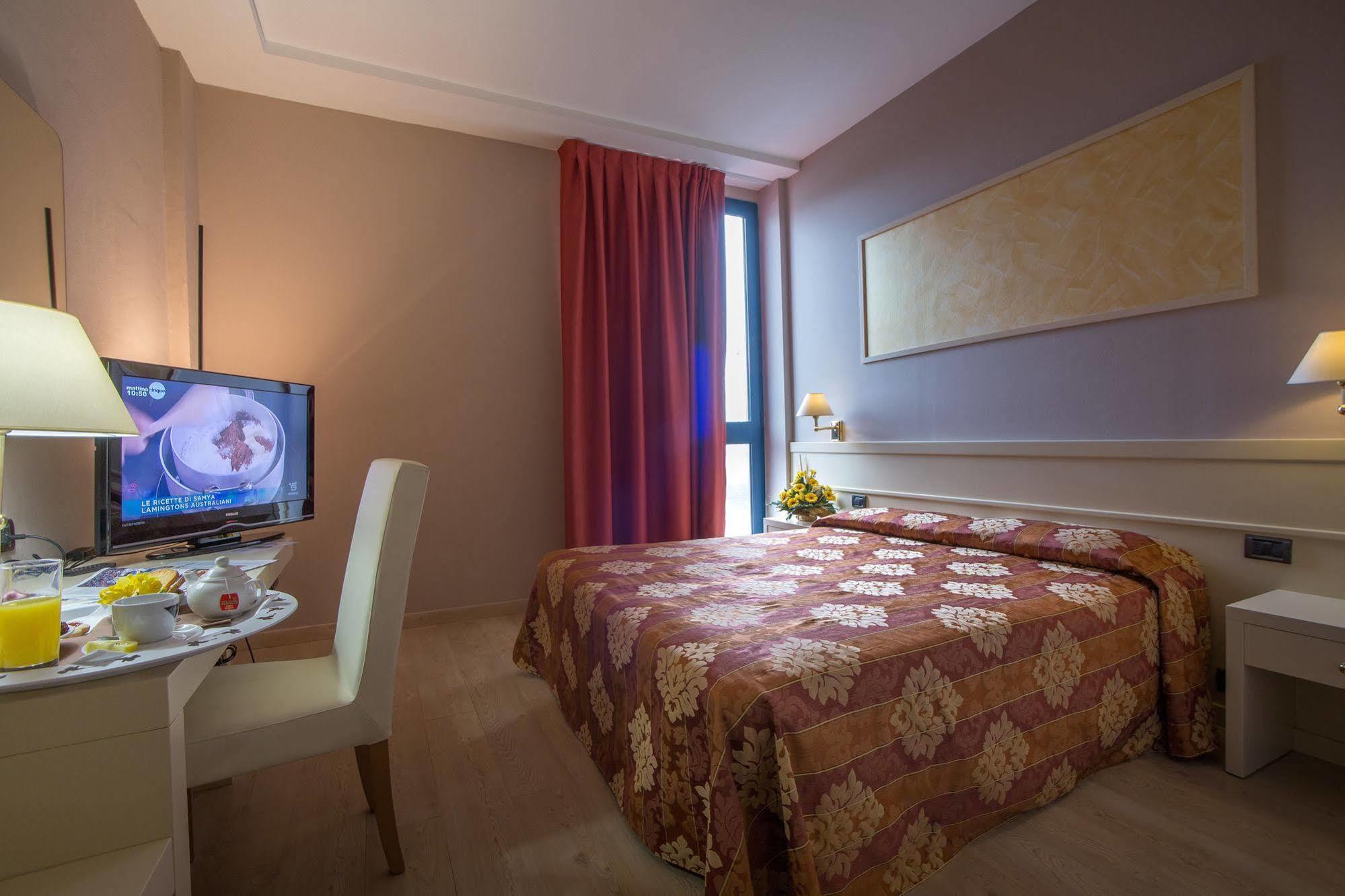 Euro Hotel Cascina Εξωτερικό φωτογραφία